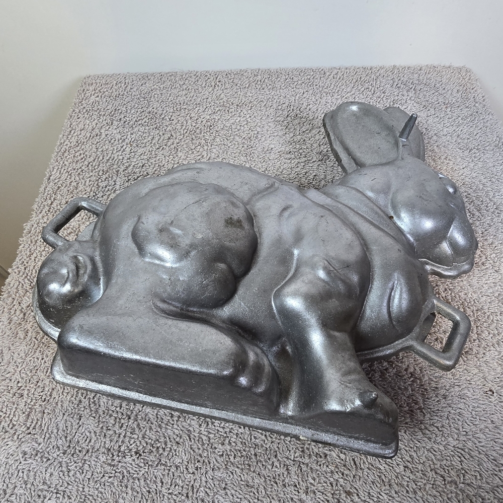 Silver Rabbit Cake Mold - Picture 12 of 13